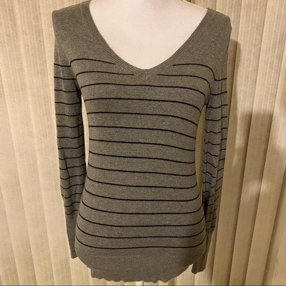 Mossimo Grey Black Striped Stretch Knit V-Neck Long Sleeve Shirt